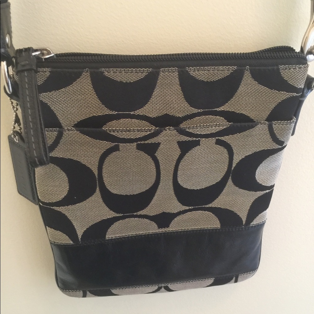 Coach crossbody black